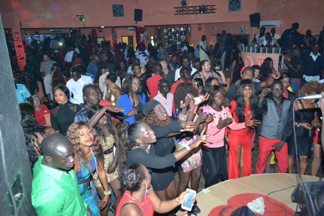 St Valentin: Pape Diouf inonde le Téranga Art de Saly pour un show "Rakadiou amoureux". Regardez St Valentin: Pape Diouf inonde le Téranga Art de Saly pour un show "Rakadiou amoureux". Regardez