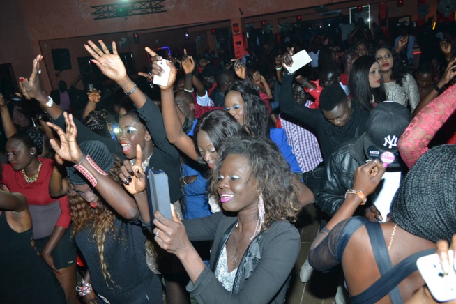 St Valentin: Pape Diouf inonde le Téranga Art de Saly pour un show "Rakadiou amoureux". Regardez St Valentin: Pape Diouf inonde le Téranga Art de Saly pour un show "Rakadiou amoureux". Regardez