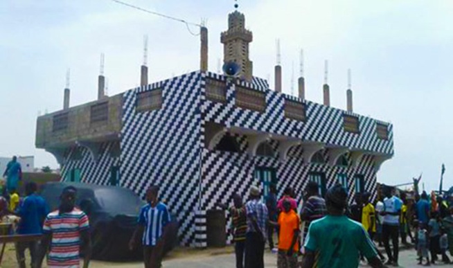 Guinaw Rails Nord: L’Imam De La Grande Mosquée Échappe À Une Tentative D’assassinat Guinaw Rails Nord: L’Imam De La Grande Mosquée Échappe À Une Tentative D’assassinat