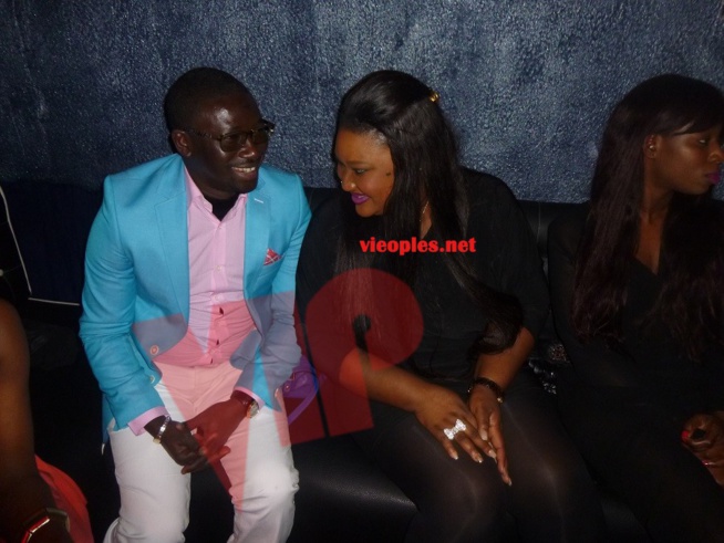 Thiané Faye arrose Magou Mbaye avec des billets en Euros Thiané Faye arrose Magou Mbaye avec des billets en Euros