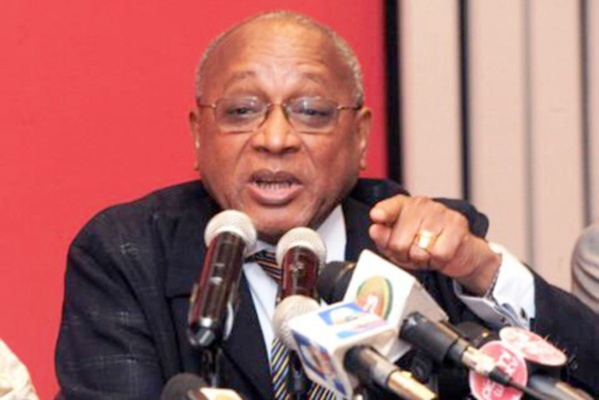 Me Yerim Thiam, avocat de l'Etat : "Karim ne peut être président au Sénégal" Me Yerim Thiam, avocat de l'Etat : "Karim ne peut être président au Sénégal"