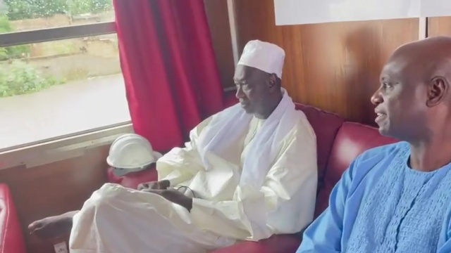 Cité Ibrahima Sarr: Macky Sall cède les logements aux anciens cheminots Cité Ibrahima Sarr: Macky Sall cède les logements aux anciens cheminots