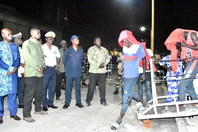Antoine Diome avertit les convoyeurs: " Ce sont des trafiquants et la loi s’appliquera sans concession" Antoine Diome avertit les convoyeurs: " Ce sont des trafiquants et la loi s’appliquera sans concession"