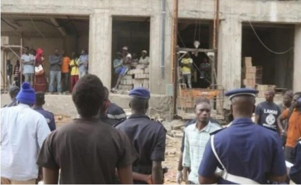 Cité Keur Gorgui : Deux (2) dalles se sont effondrées au 10e étage d’un immeuble Cité Keur Gorgui : Deux (2) dalles se sont effondrées au 10e étage d’un immeuble