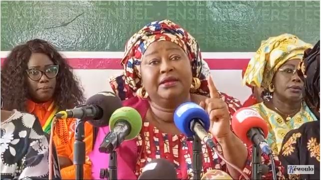 Maimouna Dieye (Maire De Patte D’Oie) Évacuée Pour Une Intervention Chirurgicale (Proches) Maimouna Dieye (Maire De Patte D’Oie) Évacuée Pour Une Intervention Chirurgicale (Proches)