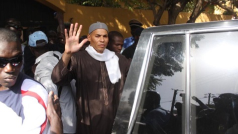 Farba Senghor: "Toute le monde sait que Karim Wade sera condamné à cinq ans de prison dont 2 ans ferme" Farba Senghor: "Toute le monde sait que Karim Wade sera condamné à cinq ans de prison dont 2 ans ferme"