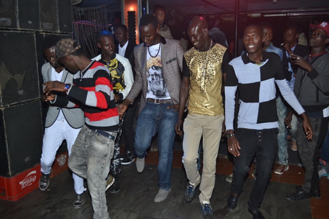 Images: Pape Diouf signe un retour explosif avec son "Show rakadiou" au Madison. Regardez Images: Pape Diouf signe un retour explosif avec son "Show rakadiou" au Madison. Regardez