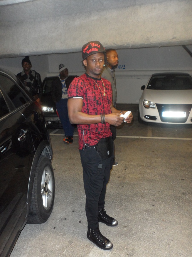 Eclusivité: Les premiéres images de la nouvelle vidéo clip de Jule Danse de Paris feat Salam Diallo et Waly Seck. Regardez Eclusivité: Les premiéres images de la nouvelle vidéo clip de Jule Danse de Paris feat Salam Diallo et Waly Seck. Regardez