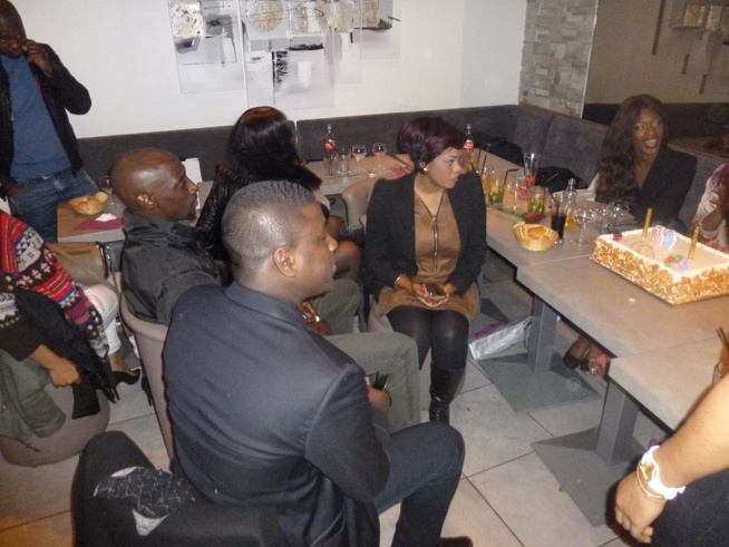 Anniversaire: La propriétaire de la marque Askoo Robe, Kiné Keita souffle ses 30 bougies à Paris.
