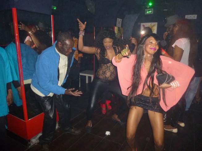 20 Images: Salam Diallo enflamme le Star Night avec son nouvel album "Diam ak Salam" 20 Images: Salam Diallo enflamme le Star Night avec son nouvel album "Diam ak Salam"