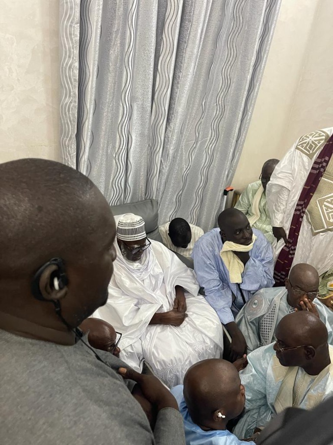 MAGAL TOUBA: Une forte délégation du Parti Démocratique Sénégalais conduite par le Président du Groupe parlementaire reçue par Serigne Mountakha ce vendredi. MAGAL TOUBA: Une forte délégation du Parti Démocratique Sénégalais conduite par le Président du Groupe parlementaire reçue par Serigne Mountakha ce vendredi.