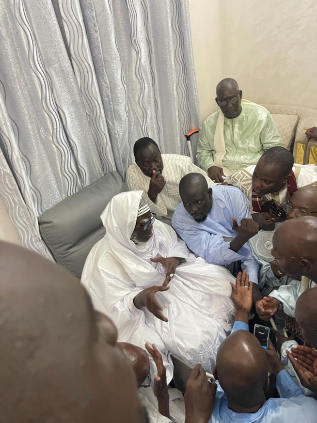 MAGAL TOUBA: Une forte délégation du Parti Démocratique Sénégalais conduite par le Président du Groupe parlementaire reçue par Serigne Mountakha ce vendredi. MAGAL TOUBA: Une forte délégation du Parti Démocratique Sénégalais conduite par le Président du Groupe parlementaire reçue par Serigne Mountakha ce vendredi.