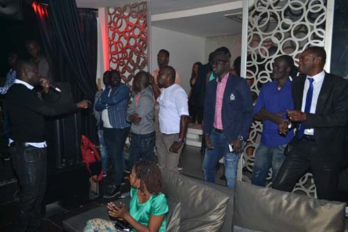 Pape Diouf & la génération consciente chauffent le Baramundi avec le "Show Rakadiou"