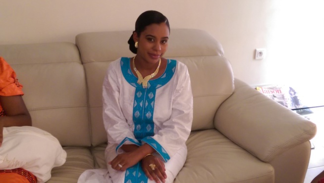 Léa Ndiaye , heureuse au baptême de son fils qui porte le nom de Cheikh Ahmadou Bamba Mbacké Porokhane. Regardez