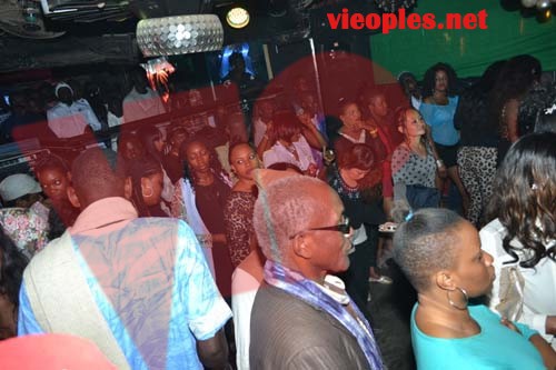 Les images de la soirée de Pape Diouf ce vendredi au Madison. Regardez Les images de la soirée de Pape Diouf ce vendredi au Madison. Regardez