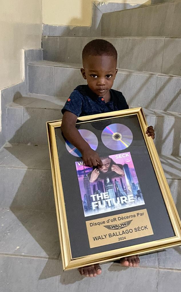 Wally Seck en route pour un disque d'or 1 fans 1 CD continuer à passer vos commandes les résultats s'affichent Wally Seck en route pour un disque d'or 1 fans 1 CD continuer à passer vos commandes les résultats s'affichent
