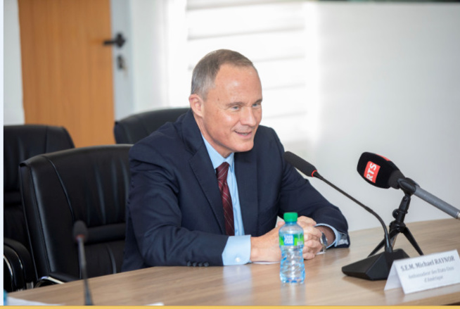 Le Premier Ministre Amadou BA a reçu l’Ambassadeur, Michael Raynor Le Premier Ministre Amadou BA a reçu l’Ambassadeur, Michael Raynor