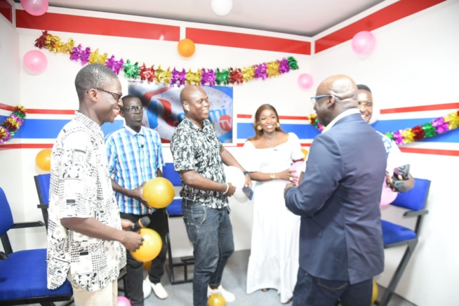 En images: 1 AN ça se fête, Rewmi TV souffle son premier bougie avec son PDG Mr Mbagnick Diop Pdt du MEDS En images: 1 AN ça se fête, Rewmi TV souffle son premier bougie avec son PDG Mr Mbagnick Diop Pdt du MEDS
