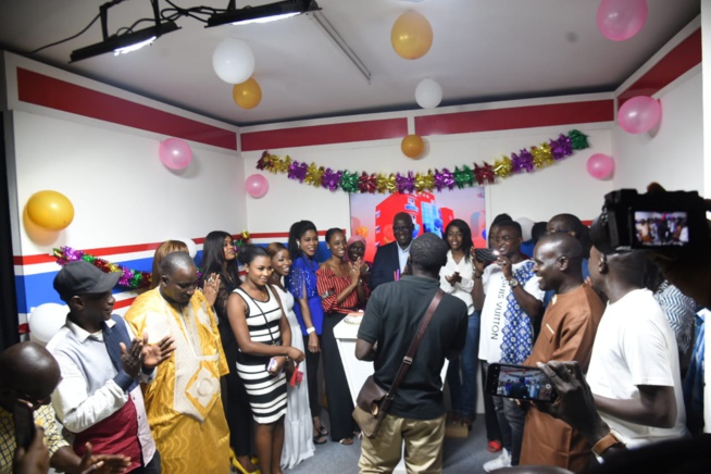 En images: 1 AN ça se fête, Rewmi TV souffle son premier bougie avec son PDG Mr Mbagnick Diop Pdt du MEDS En images: 1 AN ça se fête, Rewmi TV souffle son premier bougie avec son PDG Mr Mbagnick Diop Pdt du MEDS