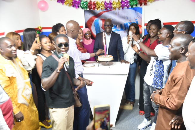En images: 1 AN ça se fête, Rewmi TV souffle son premier bougie avec son PDG Mr Mbagnick Diop Pdt du MEDS En images: 1 AN ça se fête, Rewmi TV souffle son premier bougie avec son PDG Mr Mbagnick Diop Pdt du MEDS