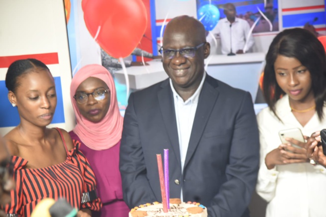 En images: 1 AN ça se fête, Rewmi TV souffle son premier bougie avec son PDG Mr Mbagnick Diop Pdt du MEDS En images: 1 AN ça se fête, Rewmi TV souffle son premier bougie avec son PDG Mr Mbagnick Diop Pdt du MEDS