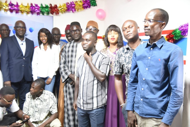 En images: 1 AN ça se fête, Rewmi TV souffle son premier bougie avec son PDG Mr Mbagnick Diop Pdt du MEDS En images: 1 AN ça se fête, Rewmi TV souffle son premier bougie avec son PDG Mr Mbagnick Diop Pdt du MEDS
