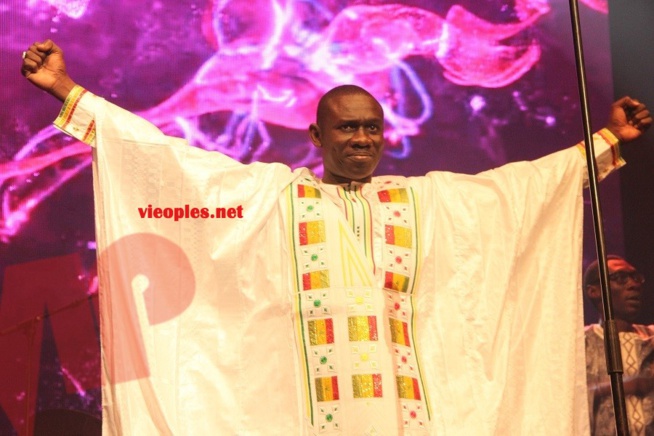 Devant 7000 téléspectateurs, Pape Diouf enflamme le Zenith et vous donne rendez-vous le 04 avril au Dock de Pullman à Paris. Revivez les images .