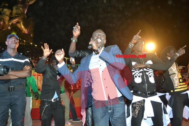 Revivez les images du Face to Face Balla Gaye 2 Eumeu Séne au monument de la renaissance. Revivez les images du Face to Face Balla Gaye 2 Eumeu Séne au monument de la renaissance.