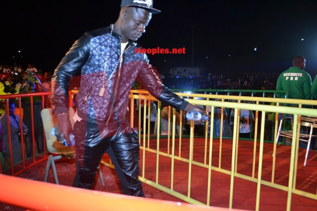 Revivez les images du Face to Face Balla Gaye 2 Eumeu Séne au monument de la renaissance. Revivez les images du Face to Face Balla Gaye 2 Eumeu Séne au monument de la renaissance.