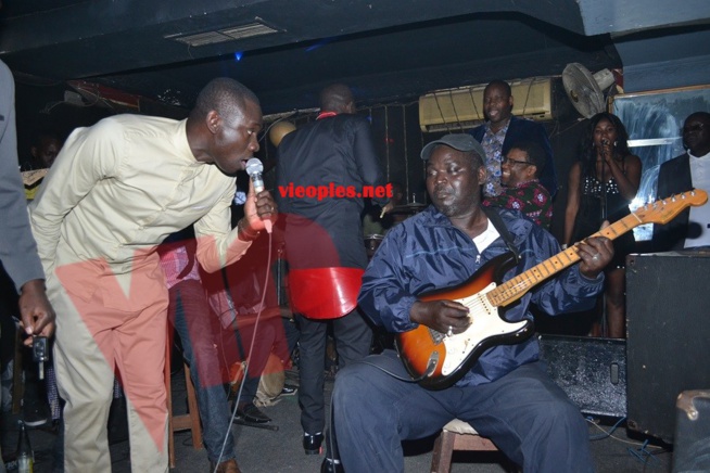 Le Madison vibre au rythme du "rakadiou show" de Pape Diouf . Regardez