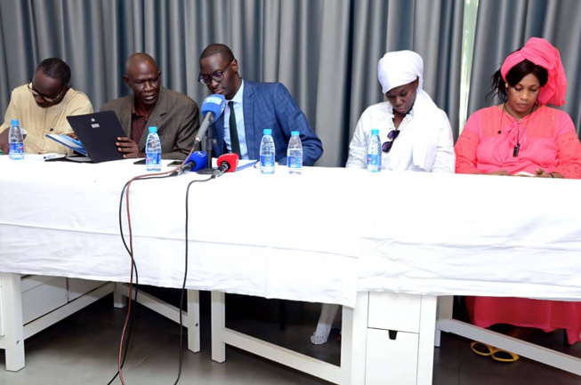 Me Abdoulaye TINE, President de l’USL (Union Sociale Libérale) et Candidat à la Présidentielle de 2024 a animé une conférence de presse Me Abdoulaye TINE, President de l’USL (Union Sociale Libérale) et Candidat à la Présidentielle de 2024 a animé une conférence de presse