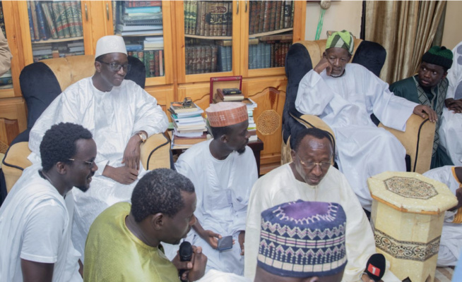 Médina BAYE : Le Premier Ministre Amadou BA accueilli avec les honneurs Médina BAYE : Le Premier Ministre Amadou BA accueilli avec les honneurs