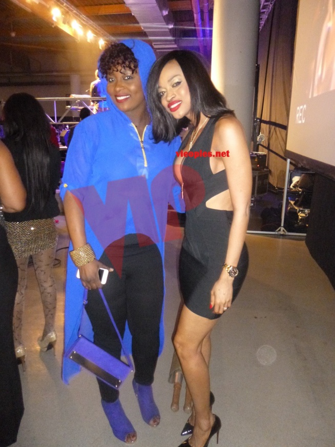 Waly Seck chauffe son publique au Palais des Congrés de Montreuille et assure son spectacle Waly Seck chauffe son publique au Palais des Congrés de Montreuille et assure son spectacle