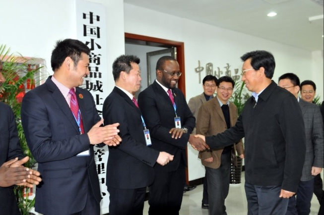 Vidéo+ photos: Mon histoire de la Chine: Médiateur étrangères Tirera Sourakhata. Vidéo+ photos: Mon histoire de la Chine: Médiateur étrangères Tirera Sourakhata.