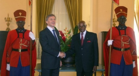 La famille Wade et les diplomates français: une longue histoire d'inimitié ( Leral ) La famille Wade et les diplomates français: une longue histoire d'inimitié ( Leral )