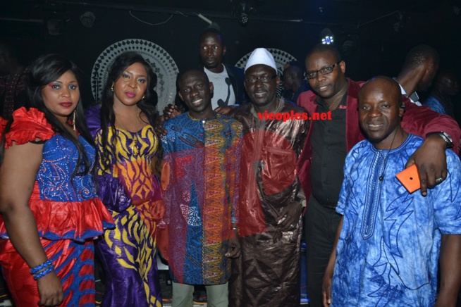 Journée du 08 Mars: Pape Diouf honore les femmes au Baramundi. Regardez