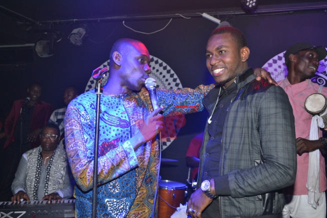 Journée du 08 Mars: Pape Diouf honore les femmes au Baramundi. Regardez Journée du 08 Mars: Pape Diouf honore les femmes au Baramundi. Regardez