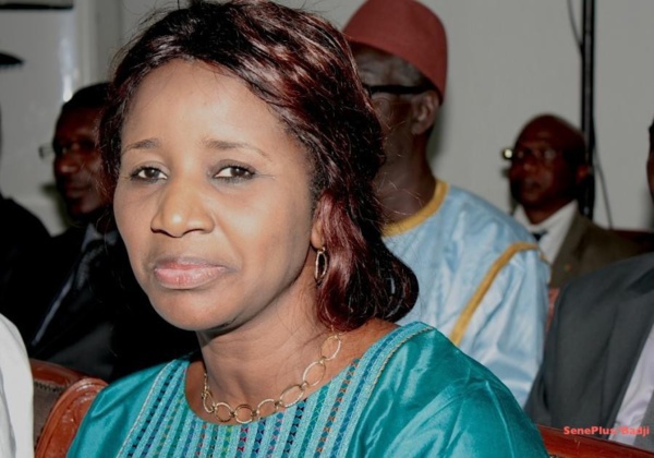 Mariama Sarr: La ministre de la Femme sait-elle mobiliser les femmes ? Mariama Sarr: La ministre de la Femme sait-elle mobiliser les femmes ?