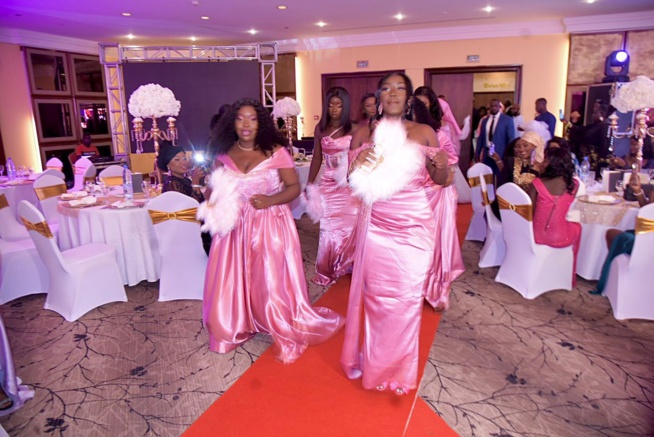 Réception de mariage entrée spectaculaire de la mariée Sophie Diop et son époux Lamine Ndaw au King Fhad. Réception de mariage entrée spectaculaire de la mariée Sophie Diop et son époux Lamine Ndaw au King Fhad.