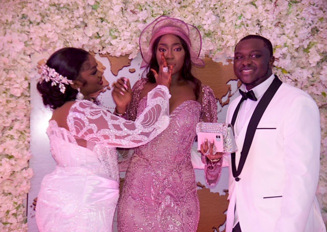 Marige Royal de la petite fille de Mbagnick Diop du MEDS Aida Samb assure le show au King Fhad Marige Royal de la petite fille de Mbagnick Diop du MEDS Aida Samb assure le show au King Fhad