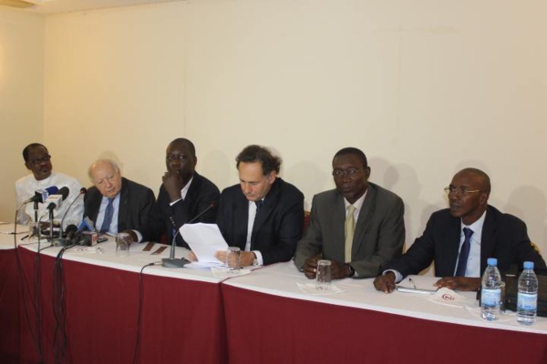Propos de l’ambassadeur Jean Félix Paganon : Les avocats de Karim Wade condamnent et demandent au gouvernement français de clarifier sa position sur le procès de leur client Propos de l’ambassadeur Jean Félix Paganon : Les avocats de Karim Wade condamnent et demandent au gouvernement français de clarifier sa position sur le procès de leur client