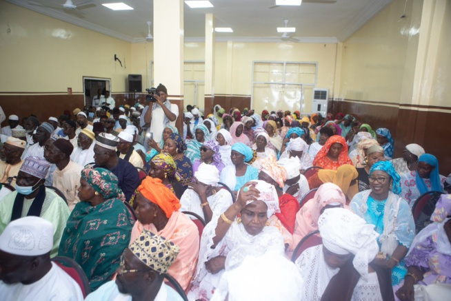 Parcelles Assainies: Le Pm Amadou BA reçoit les imams, délégués de quartiers et liste les chantiers Parcelles Assainies: Le Pm Amadou BA reçoit les imams, délégués de quartiers et liste les chantiers