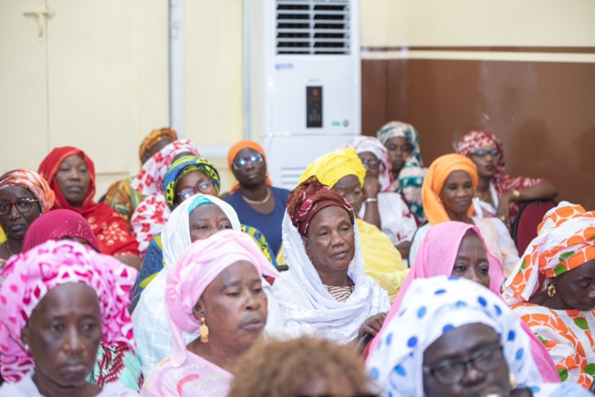 Parcelles Assainies: Le Pm Amadou BA reçoit les imams, délégués de quartiers et liste les chantiers Parcelles Assainies: Le Pm Amadou BA reçoit les imams, délégués de quartiers et liste les chantiers