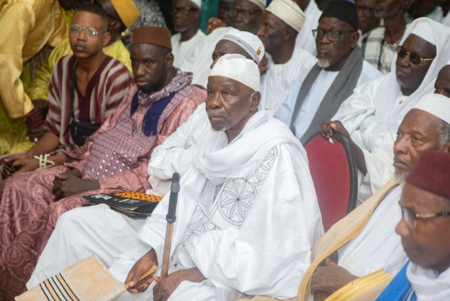 Parcelles Assainies: Le Pm Amadou BA reçoit les imams, délégués de quartiers et liste les chantiers Parcelles Assainies: Le Pm Amadou BA reçoit les imams, délégués de quartiers et liste les chantiers