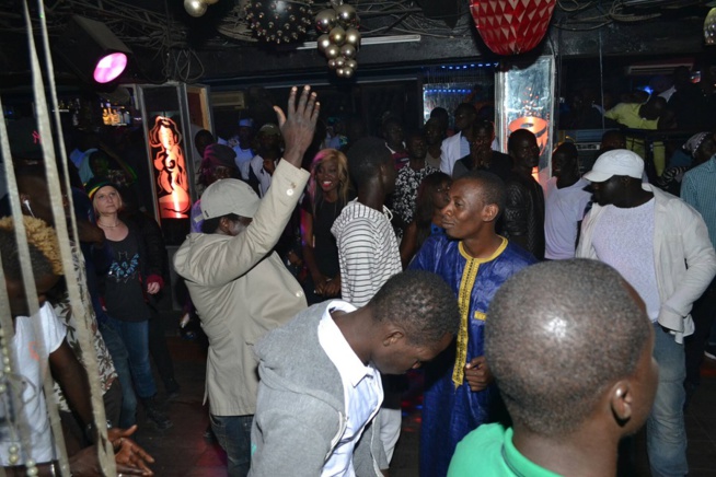 Pape Diouf chauffe le Madison et promet le feu au Grand théâtre ce 28 Mars . Pape Diouf chauffe le Madison et promet le feu au Grand théâtre ce 28 Mars .