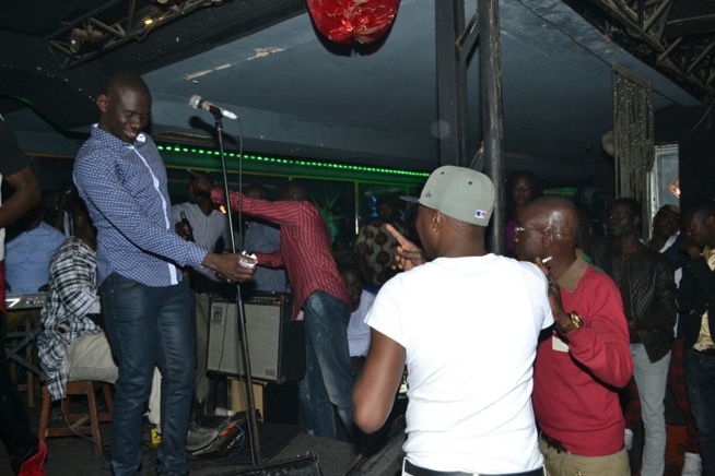 Pape Diouf chauffe le Madison et promet le feu au Grand théâtre ce 28 Mars . Pape Diouf chauffe le Madison et promet le feu au Grand théâtre ce 28 Mars .