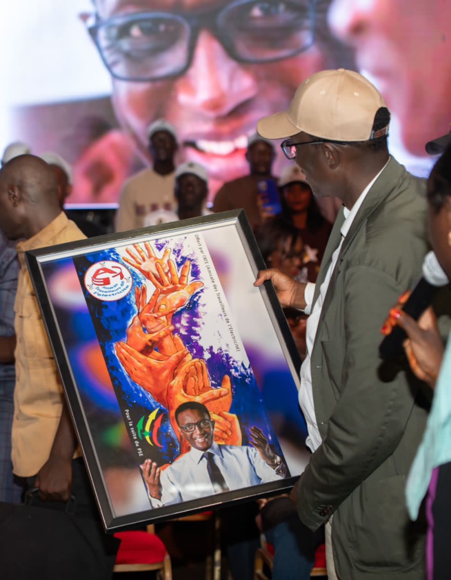 Rencontre avec les jeunes : le Pm Amadou BA draine une marée humaine aux Parcelles Assainies Rencontre avec les jeunes : le Pm Amadou BA draine une marée humaine aux Parcelles Assainies