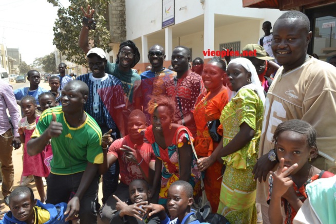 Avant prémiére du tournage de la nouvelle vidéo clip "Dou Dagne" de Pape Diouf: La surprise du 04 avril au Dock de Pullman. Regardez Avant prémiére du tournage de la nouvelle vidéo clip "Dou Dagne" de Pape Diouf: La surprise du 04 avril au Dock de Pullman. Regardez