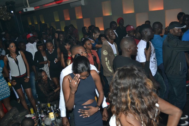 Revivez les images de la dernière soirée de Pape Diouf au Baramundi avant le "Grand Bégué" du 28 mars au grand théâtre.