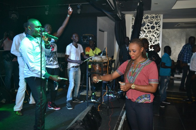Revivez les images de la dernière soirée de Pape Diouf au Baramundi avant le "Grand Bégué" du 28 mars au grand théâtre.